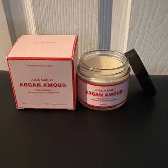 JOSIE MARAN Other - Josie Maran Argan Amour Balm with Black Lid -Unscented